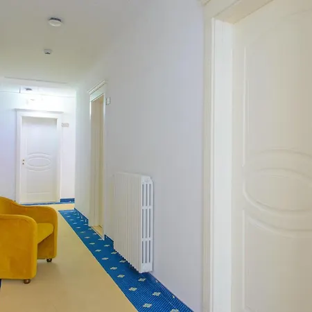 Palace Domus Mea 리치오네